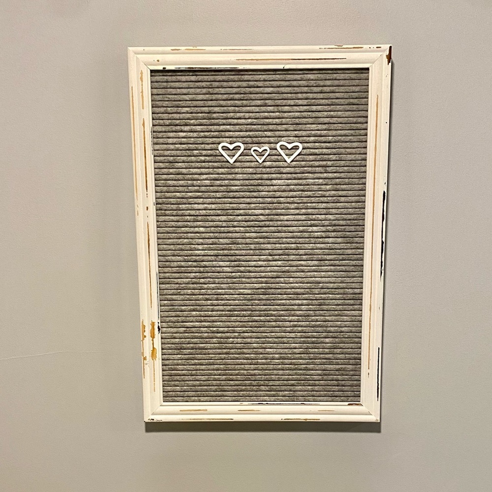 Large 12 x 18” Letter board w/ many letters, numbers and symbols! Like New!